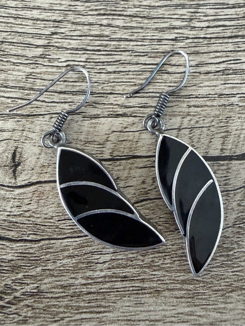 Vintage Mexico 925 Sterling Silver Black Onyx Leaf/ Wings Inlay Dangle Earrings